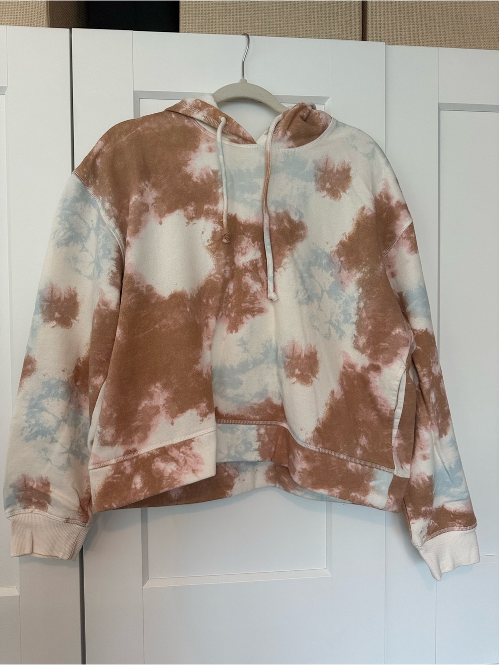 Tie-Dye Hooded Pullover Sweatshirt and sweatpants set in Brown and Cream